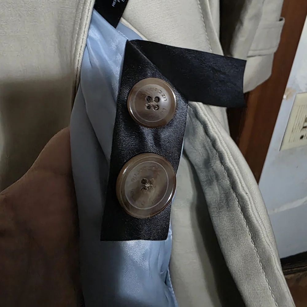 Liz Claiborne Classic Beige Trench Coat - Picture 6 of 6